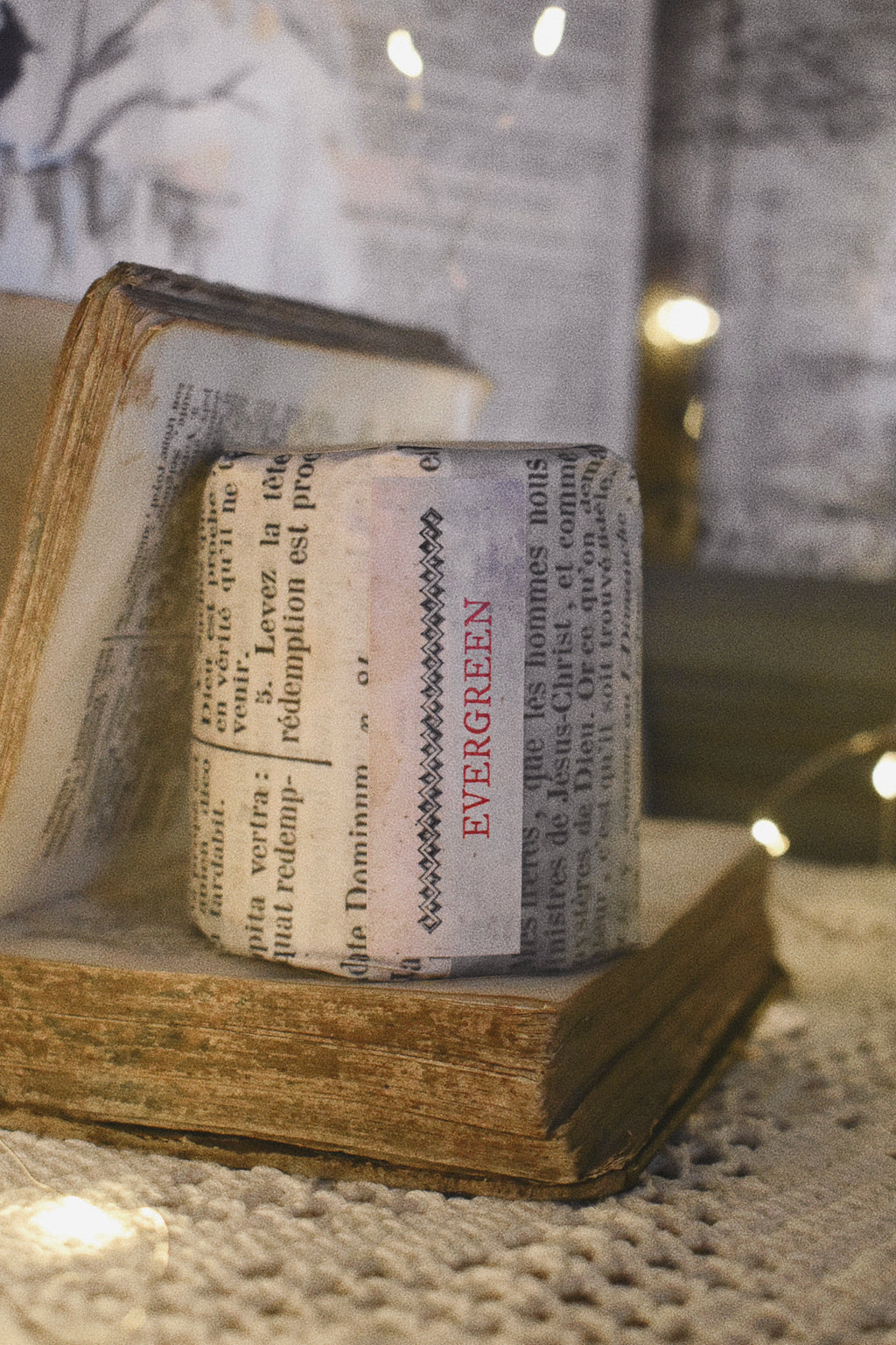 evergreen: chamomile, hay, oak moss